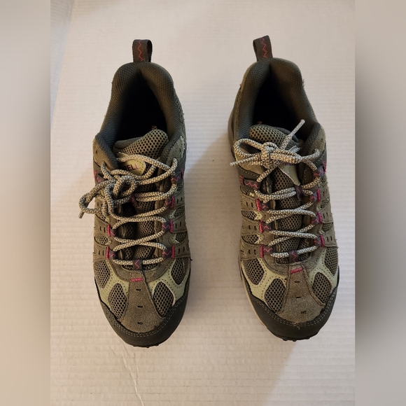 Merrell Green Trail Shoes with Pink Highlights - Picture 1 of 11
